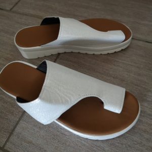 Received bunion sandals by customer V***v